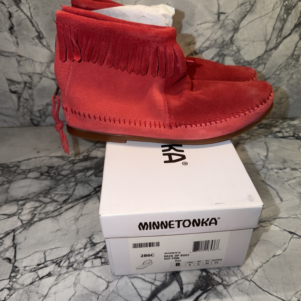 Minnetonka Women's Size 8 Back Zip Boot Hot Pink NEW